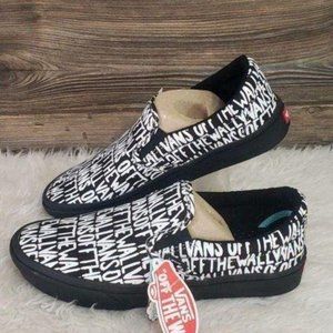 New Vans Off the Wall ComfyCush Slip On Brush Shoes Black White Logo
